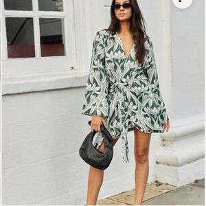 Kenny Flowers Green Floral Linen Blend Mini Resort Dress Size Large Bell Sleeve